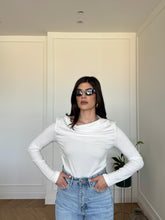 Carica l'immagine nel visualizzatore di Gallery, MAGLIA DRAPPEGGIO SPALLINA BIANCO
