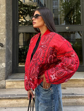 Carica l'immagine nel visualizzatore di Gallery, BOMBER BANDANA LUMINA ROSSO
