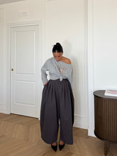 Carica l'immagine nel visualizzatore di Gallery, PANTALONI CROPPED LARGHI GRIGIO
