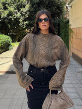 Carica l'immagine nel visualizzatore di Gallery, MAGLIA ANIMALIER LUMINA

