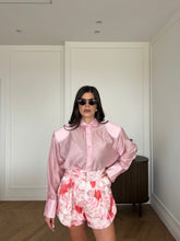 Carica l'immagine nel visualizzatore di Gallery, SHORTS FIORI ROSA

