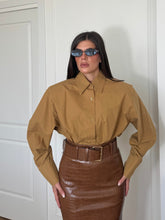 Carica l'immagine nel visualizzatore di Gallery, CAMICIA BASIC SPALLINE GIALLO OCRA
