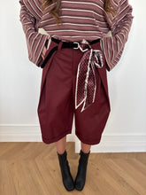 Carica l'immagine nel visualizzatore di Gallery, BERMUDA BAGGY FOULARD BORDEAUX

