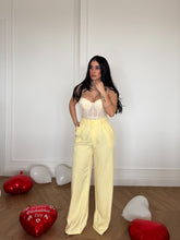 Carica l'immagine nel visualizzatore di Gallery, TAILLEUR VALENTINA GIALLO
