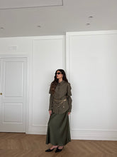 Carica l'immagine nel visualizzatore di Gallery, GONNA SATIN VERDE MILITARE
