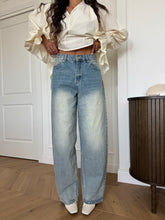 Carica l'immagine nel visualizzatore di Gallery, JEANS BAGGY CHIARO
