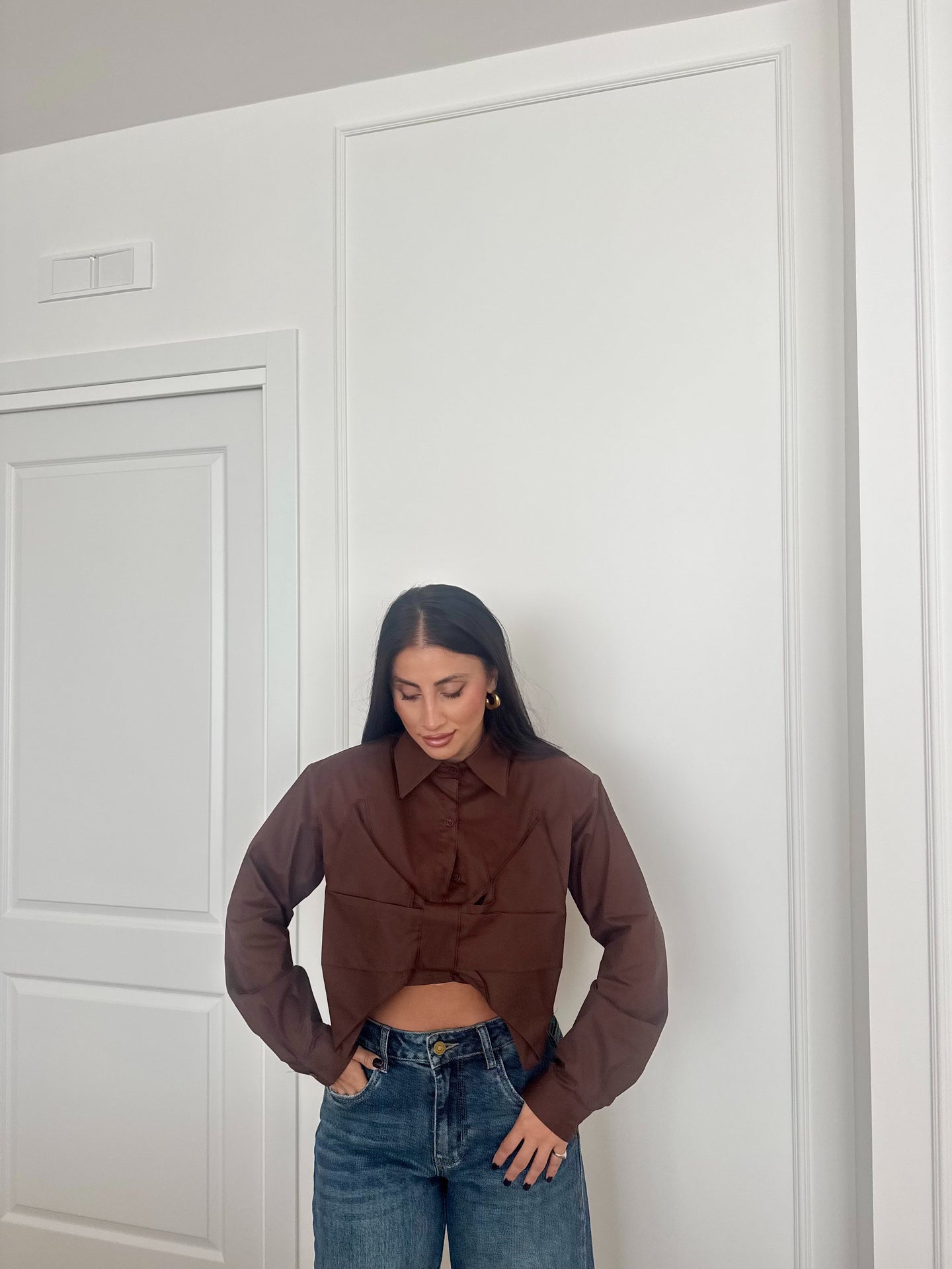 CAMICIA CROP FIOCCO MARRONE