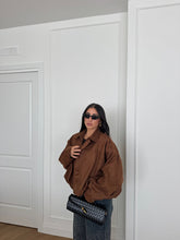 Carica l&#39;immagine nel visualizzatore di Gallery, GIACCA BOMBER CAMOSCIO CAMEL
