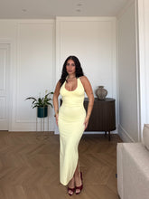 Carica l'immagine nel visualizzatore di Gallery, ABITO MANILA GIALLO
