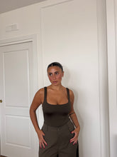 Carica l'immagine nel visualizzatore di Gallery, BODY SCOLLO QUADRATO VARI COLORI
