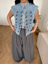 Carica l'immagine nel visualizzatore di Gallery, GILET DENIM MICHEAL
