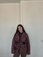 Carica l'immagine nel visualizzatore di Gallery, PIUMINO CON CINTURA MARRONE
