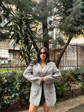 Carica l'immagine nel visualizzatore di Gallery, BLAZER VINTAGE 16 GRIGIO A QUADRI
