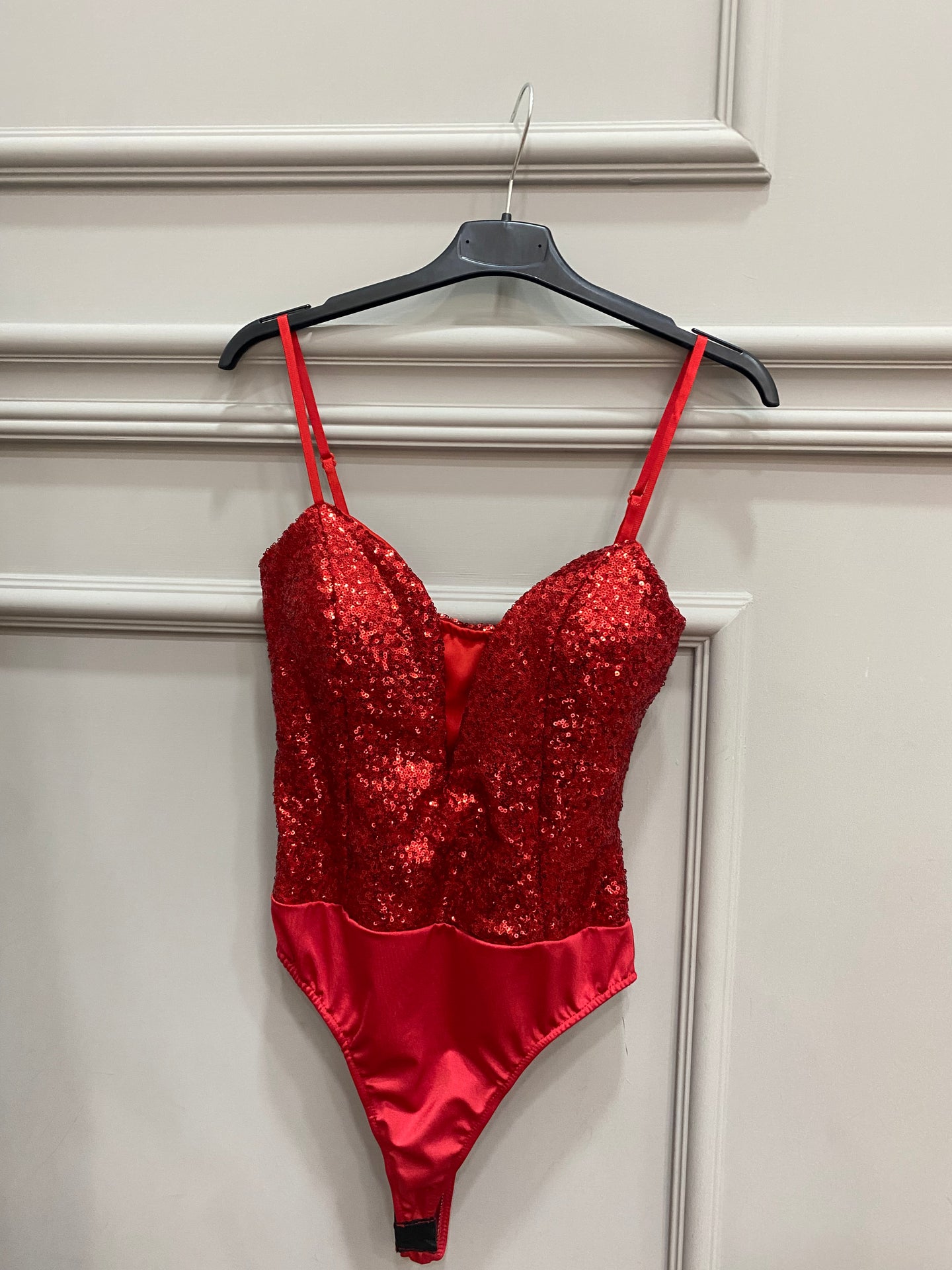 BODY SCOLLO A V PAILLETTES