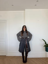 Carica l'immagine nel visualizzatore di Gallery, BERMUDA BAGGY FOULARD GRIGIO
