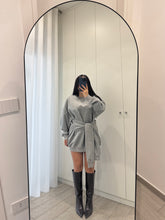 Carica l&#39;immagine nel visualizzatore di Gallery, FELPA OVER NODO GRIGIO
