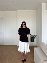 Carica l'immagine nel visualizzatore di Gallery, BLUSA AURA NERO
