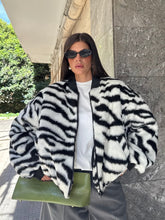 Carica l'immagine nel visualizzatore di Gallery, BOMBER ZEBRA SOFT LUMINA
