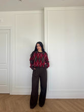 Carica l&#39;immagine nel visualizzatore di Gallery, CARDIGAN ROMBI MARRONE/BORDEAUX

