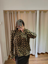 Carica l&#39;immagine nel visualizzatore di Gallery, BLUSA LEOPARDATA
