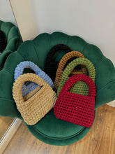 Carica l&#39;immagine nel visualizzatore di Gallery, BAG CROCHET SOPHIE
