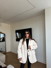 Carica l'immagine nel visualizzatore di Gallery, GIACCA CAPPOTTO JUST PANNA
