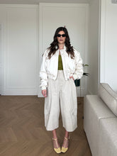 Carica l'immagine nel visualizzatore di Gallery, BOMBER SATIN PANNA
