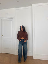 Carica l&#39;immagine nel visualizzatore di Gallery, CAMICIA CROP FIOCCO MARRONE
