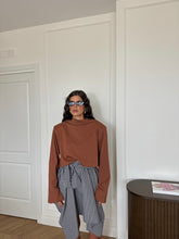 Carica l'immagine nel visualizzatore di Gallery, MAGLIA CROPPED MEZZO COLLO (vari colori)
