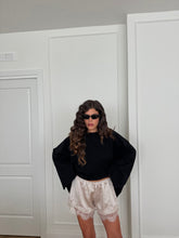 Carica l&#39;immagine nel visualizzatore di Gallery, SHORTS SATIN PIZZO AVORIO
