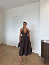 Carica l'immagine nel visualizzatore di Gallery, ABITO MONROE MARRONE
