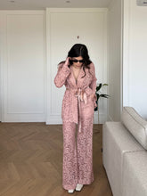 Carica l'immagine nel visualizzatore di Gallery, TAILLEUR PIZZO LUMINA ROSA
