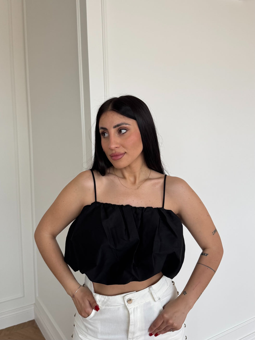 TOP SBUFFO NERO