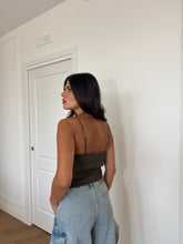 Carica l'immagine nel visualizzatore di Gallery, TOP STRINGHE VERDE
