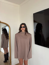 Carica l'immagine nel visualizzatore di Gallery, MAGLIA VESTITO OVER MEZZO COLLO FANGO
