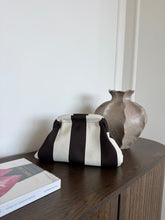 Carica l'immagine nel visualizzatore di Gallery, BAG POCHETTE
