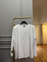 Carica l'immagine nel visualizzatore di Gallery, MAGLIA OVER CON BOTTONCINI E SPALLINE
