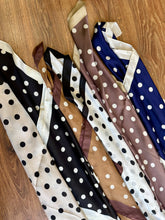 Carica l&#39;immagine nel visualizzatore di Gallery, FOULARD POIS
