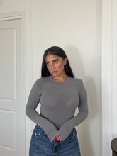 Carica l'immagine nel visualizzatore di Gallery, MAGLIA STRETTA CON SPALLINE GRIGIO
