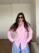 Carica l'immagine nel visualizzatore di Gallery, CAMICIA BASIC TASCHINO ROSA
