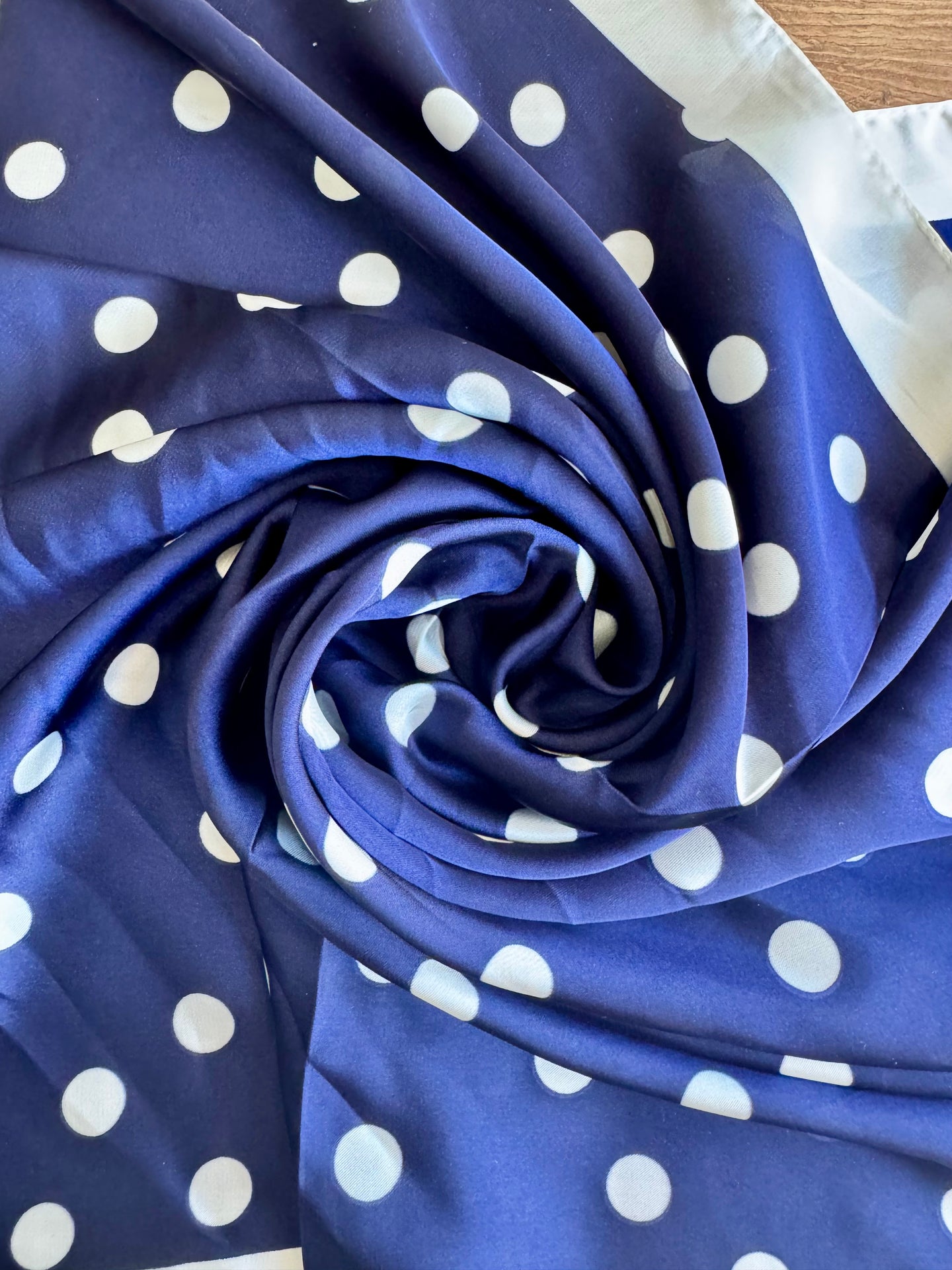 FOULARD POIS