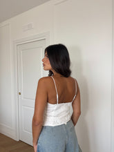Carica l'immagine nel visualizzatore di Gallery, TOP STRINGHE BIANCO
