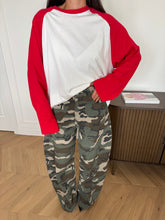 Carica l'immagine nel visualizzatore di Gallery, JEANS CAMO LOVE YOU
