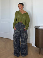 Carica l'immagine nel visualizzatore di Gallery, JEANS CARGO CAMOUFLAGE
