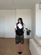 Carica l'immagine nel visualizzatore di Gallery, T-SHIRT CON CANOTTA SATIN
