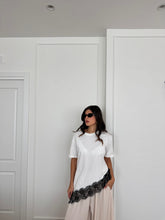 Carica l&#39;immagine nel visualizzatore di Gallery, T-SHIRT PIZZO LUMINA BIANCO
