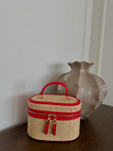 Carica l'immagine nel visualizzatore di Gallery, BAG VANITY SOLEA
