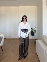 Carica l'immagine nel visualizzatore di Gallery, JOGGER SATIN MARRONE
