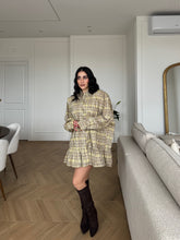 Carica l'immagine nel visualizzatore di Gallery, ABITO CAMICIA QUADRI GIALLO
