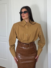 Carica l'immagine nel visualizzatore di Gallery, CAMICIA BASIC SPALLINE GIALLO OCRA
